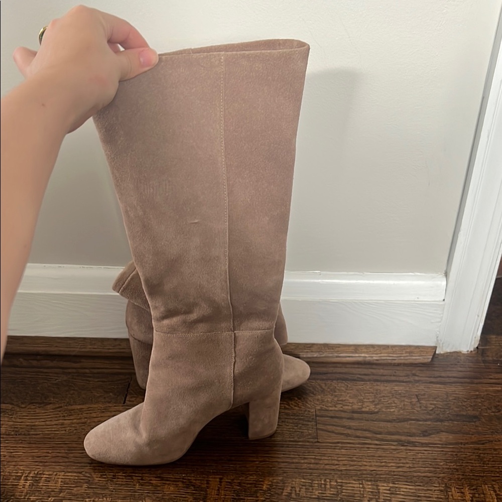 Elegant Tan Suede Women's Boots